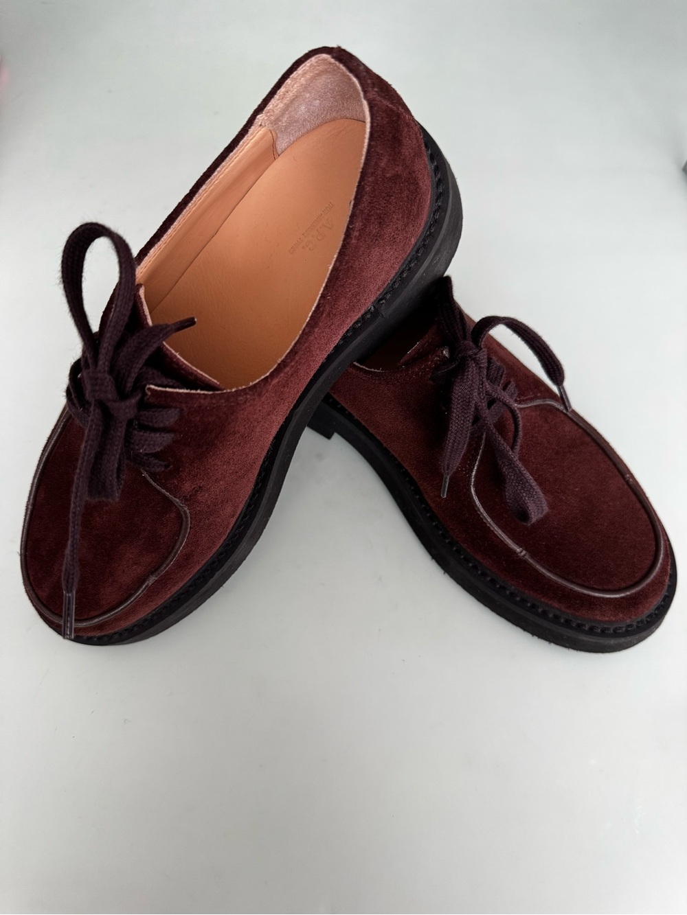 A.P.C.
GAELLE SHOES
Dark chestnut brown desert ankle shoes in suede split. - Picture 10 of 11